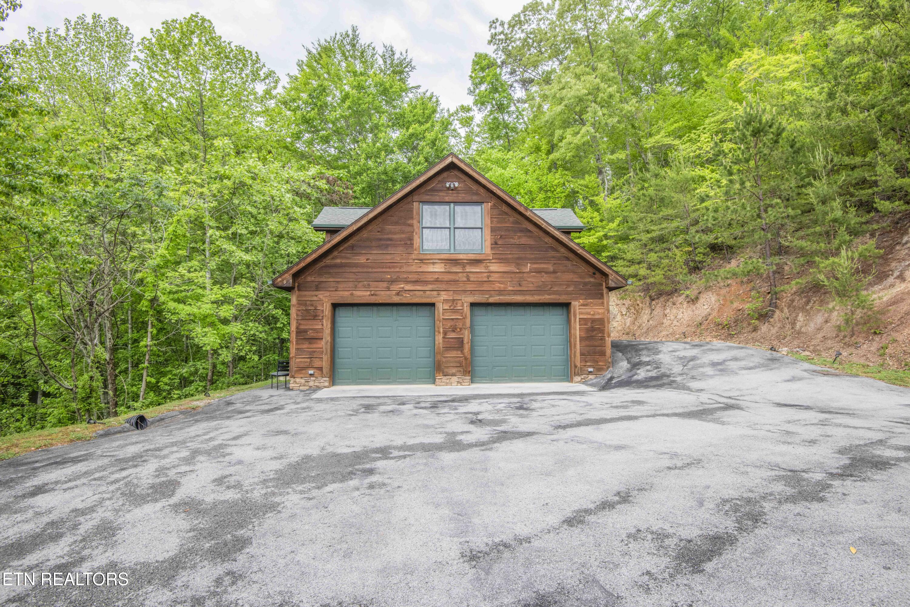 616 Wildcat Hollow Rd