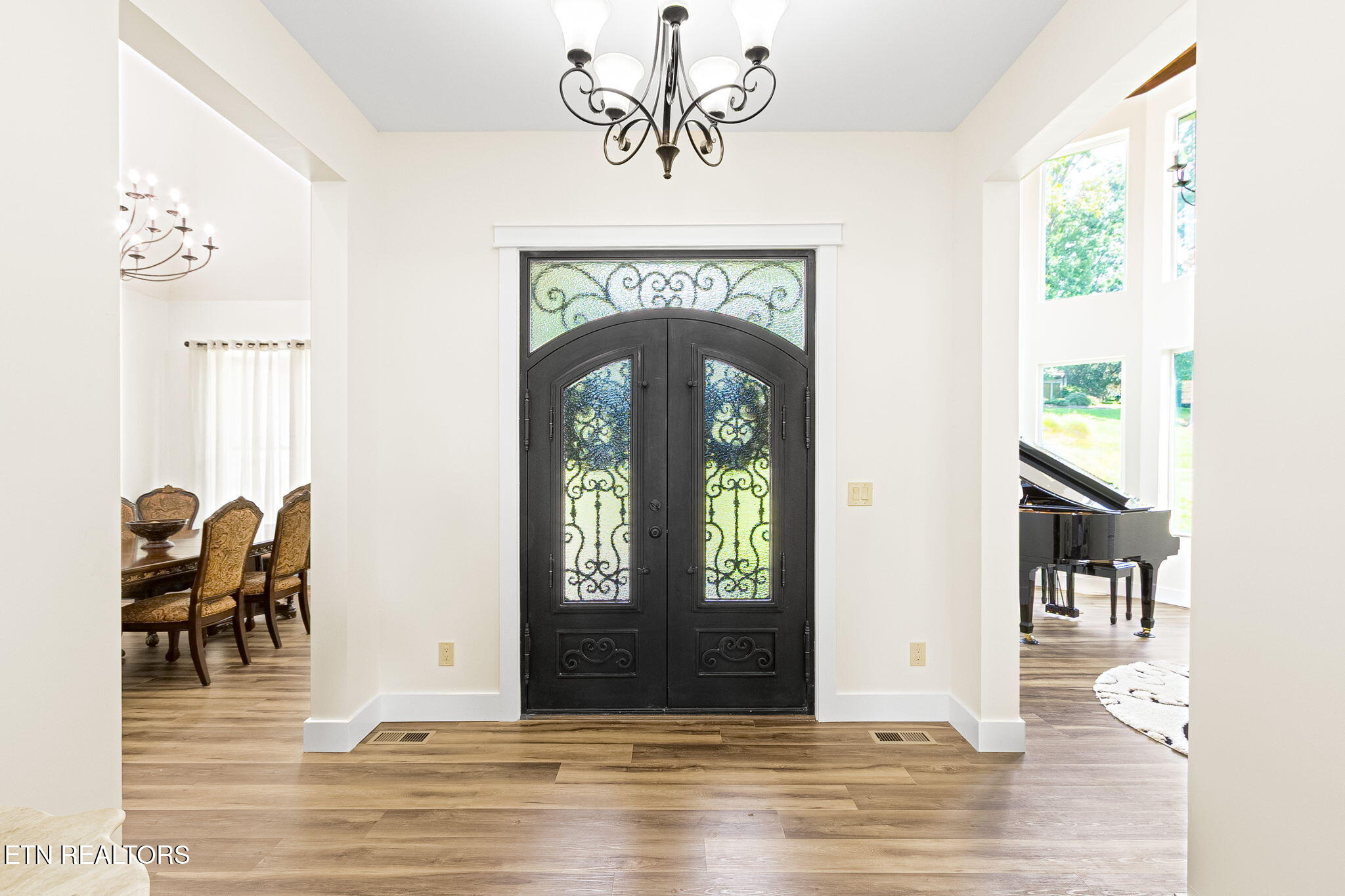 1005 Enchanted Drive