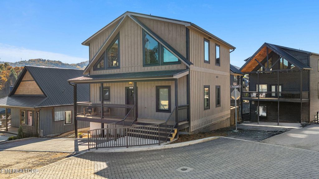 Photo of 593 Warbonnet Way, Pigeon Forge, TN 37863 (MLS # 1321545)