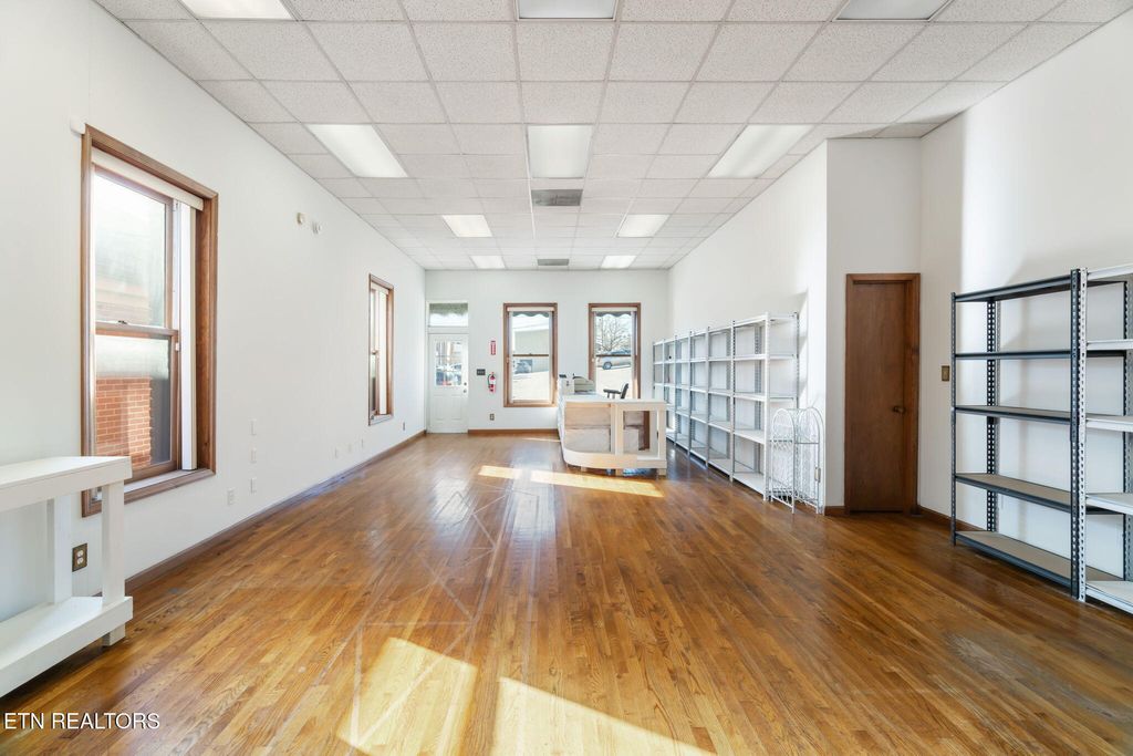 Photo of 118 W Morris St, Sweetwater, TN 37874 (MLS # 1328887)