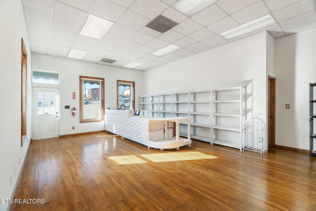 Photo of 118 W Morris St, Sweetwater, TN 37874 (MLS # 1328887)