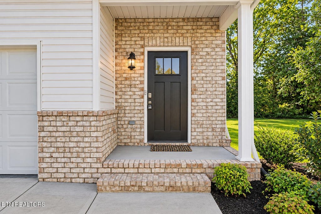 Photo of 4704 Stoneyhurst Lane, Knoxville, TN 37918 (MLS # 1359327)