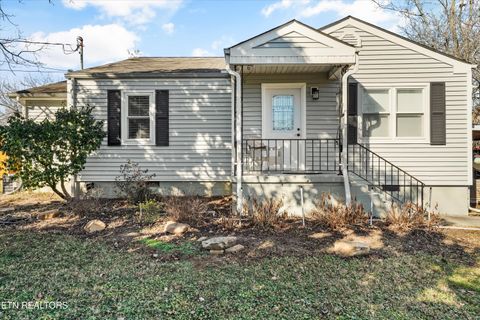 Photo of 102 Sanford Lane, Oak Ridge, TN 37830 (MLS # 1324476)