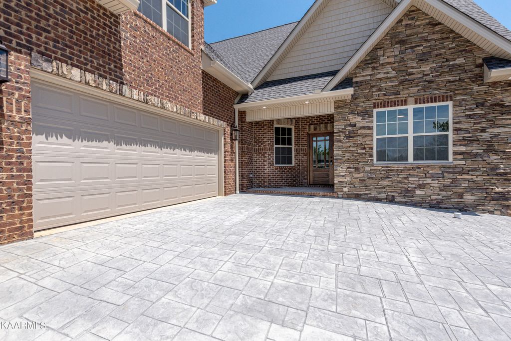 Photo of 1572 Tsuga Drive, Alcoa, TN 37701 (MLS # 1216070)