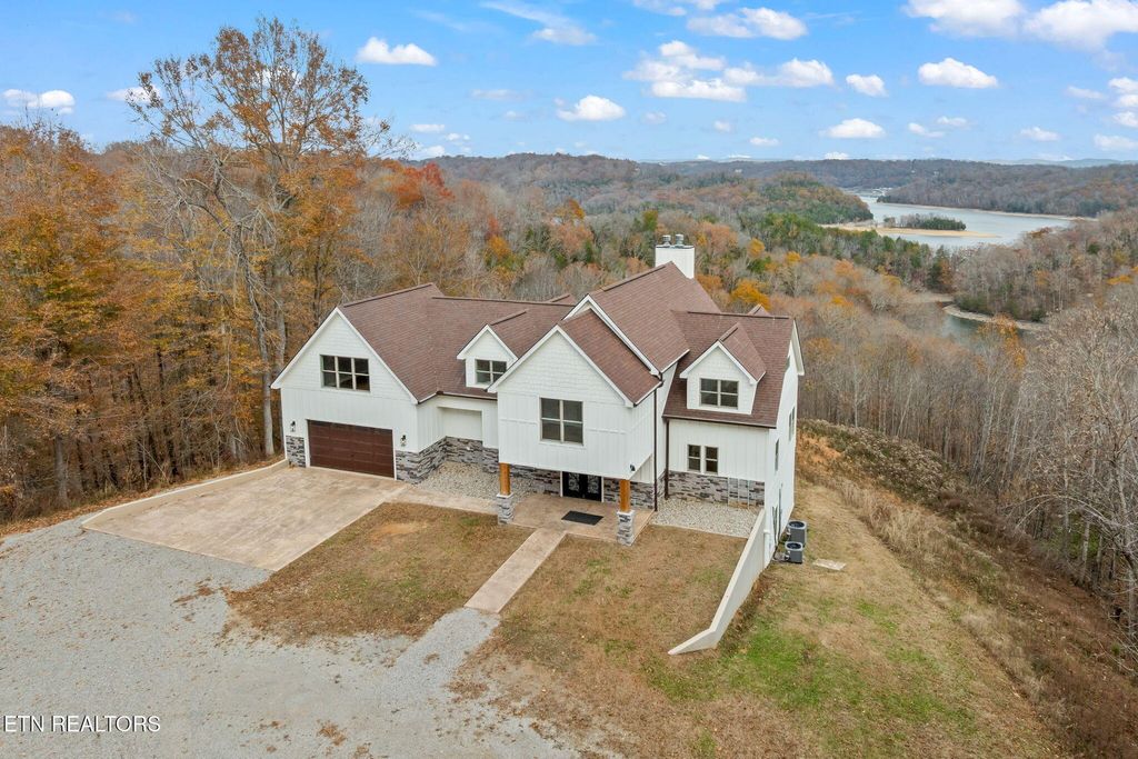 Photo of 176 Bear Pause Rd, Byrdstown, TN 38549 (MLS # 1322376)