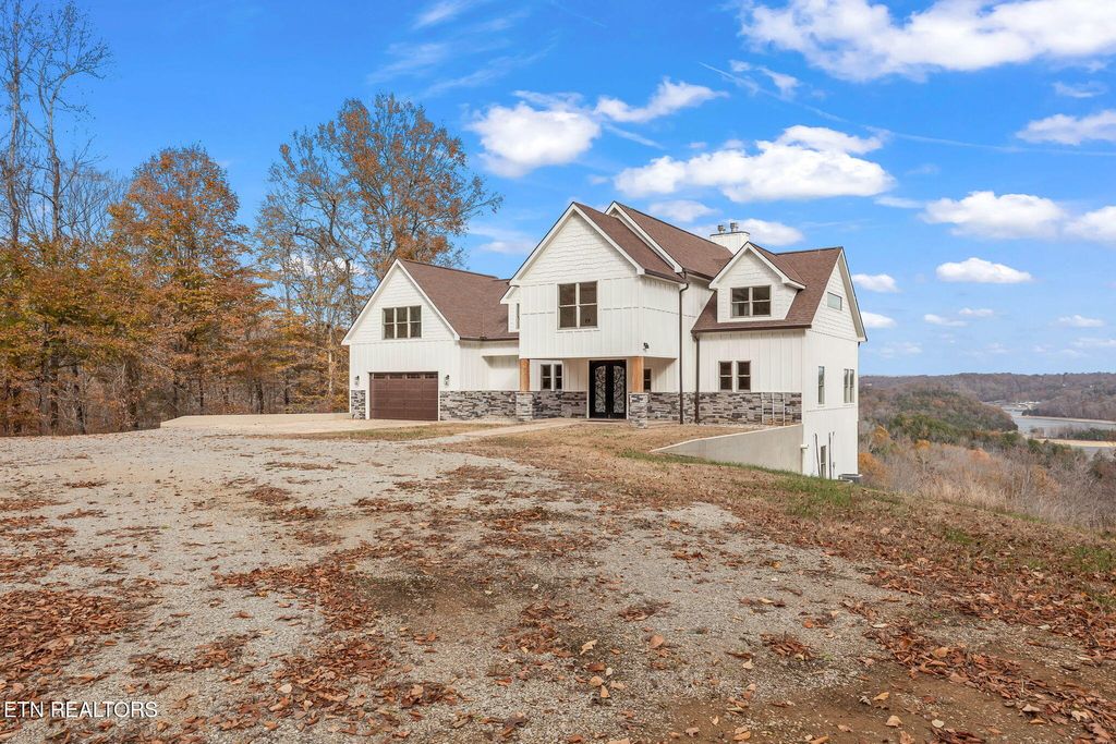 Photo of 176 Bear Pause Rd, Byrdstown, TN 38549 (MLS # 1322376)