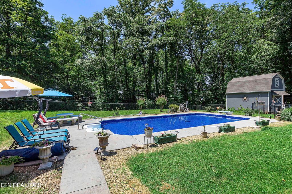 Photo of 8452 Carr Lane, Knoxville, TN 37938 (MLS # 1337205)