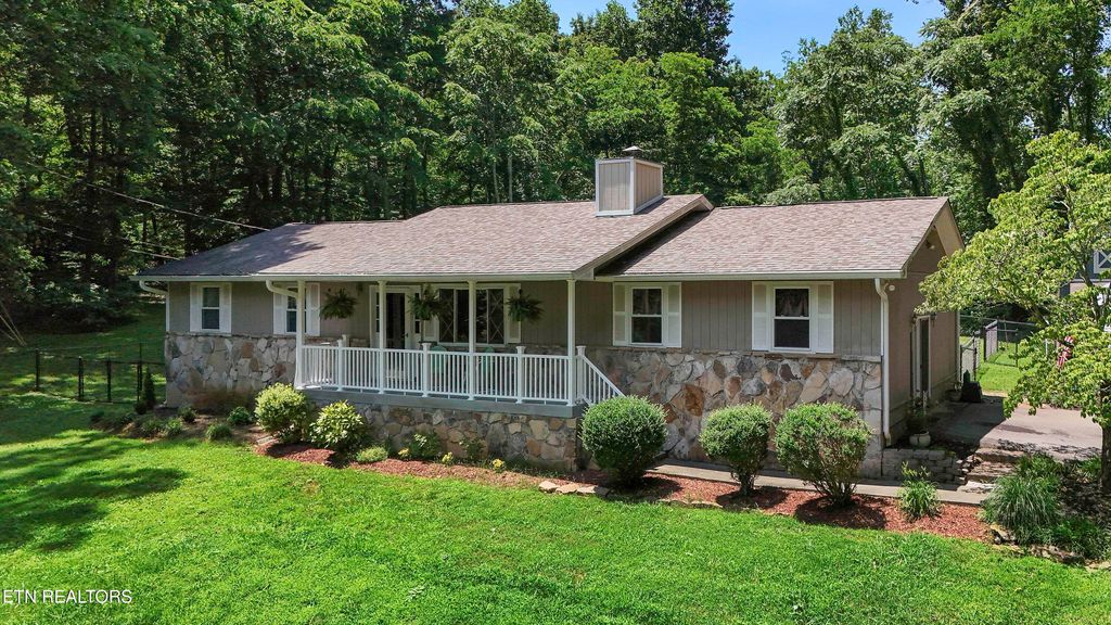 Photo of 8452 Carr Lane, Knoxville, TN 37938 (MLS # 1337205)