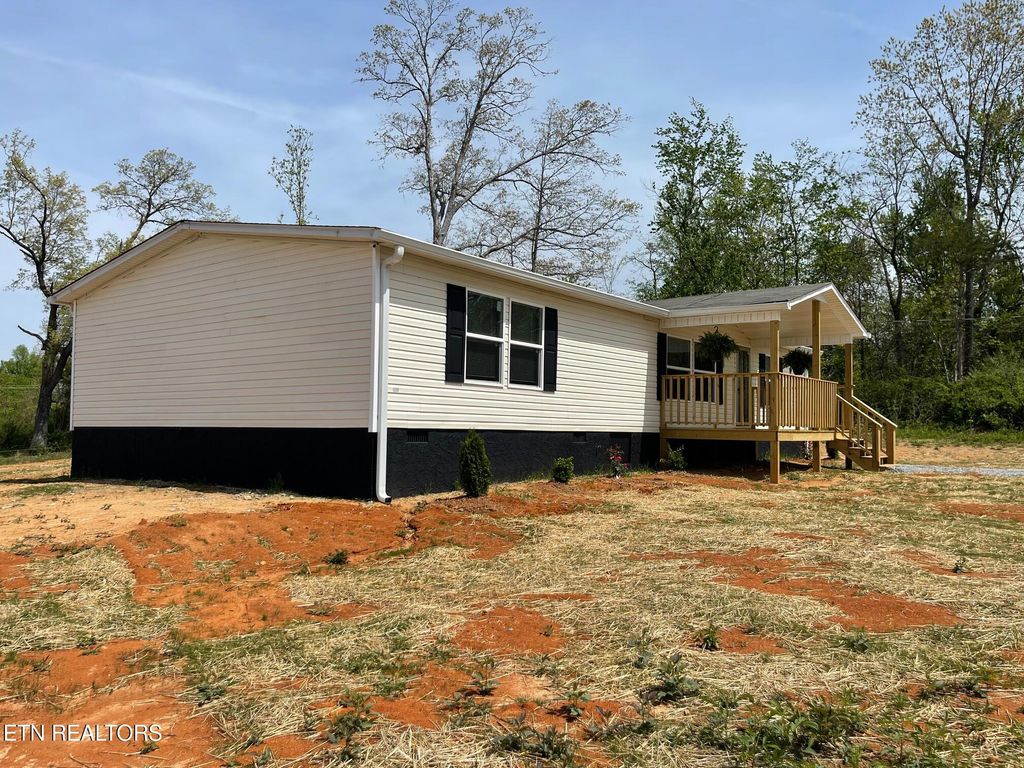 Photo of 204 Community Drive, Madisonville, TN 37354 (MLS # 1336135)