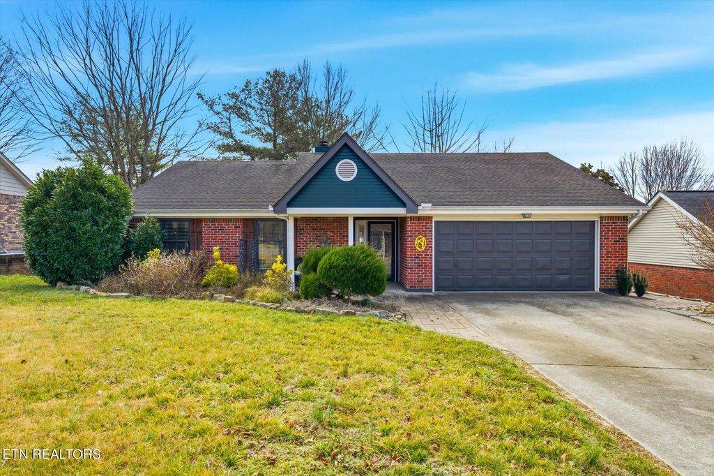 Photo of 8800 Mill Run Drive, Knoxville, TN 37922 (MLS # 1329741)