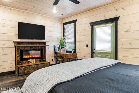 Tiny photo for 3033 Ridge Top Resort Way, Pigeon Forge, TN 37863 (MLS # 1360466)
