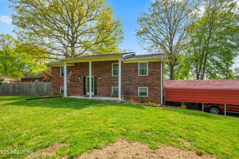 Photo of 4685 Robinhood Circle, Strawberry Plains, TN 37871 (MLS # 1336510)