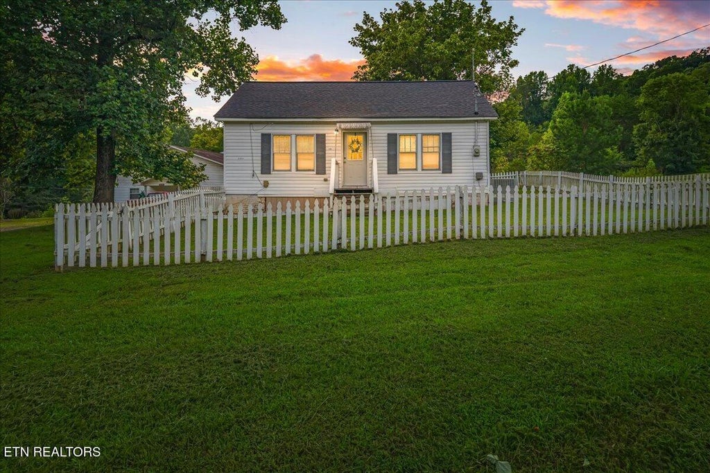 Photo of 2404 Old Highway 68, Sweetwater, TN 37874 (MLS # 1351358)
