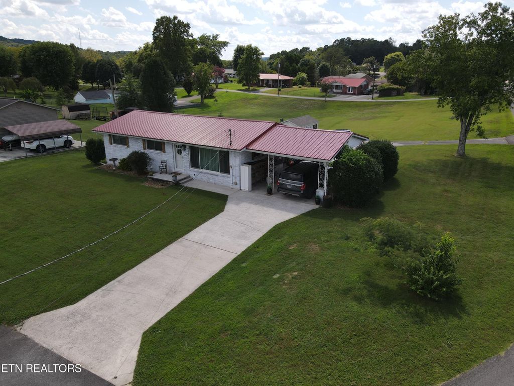 Photo of 326 Central Ave, Harriman, TN 37748 (MLS # 1289644)