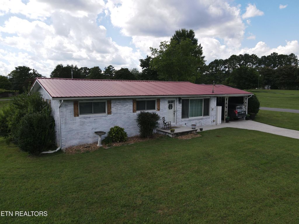 Photo of 326 Central Ave, Harriman, TN 37748 (MLS # 1289644)