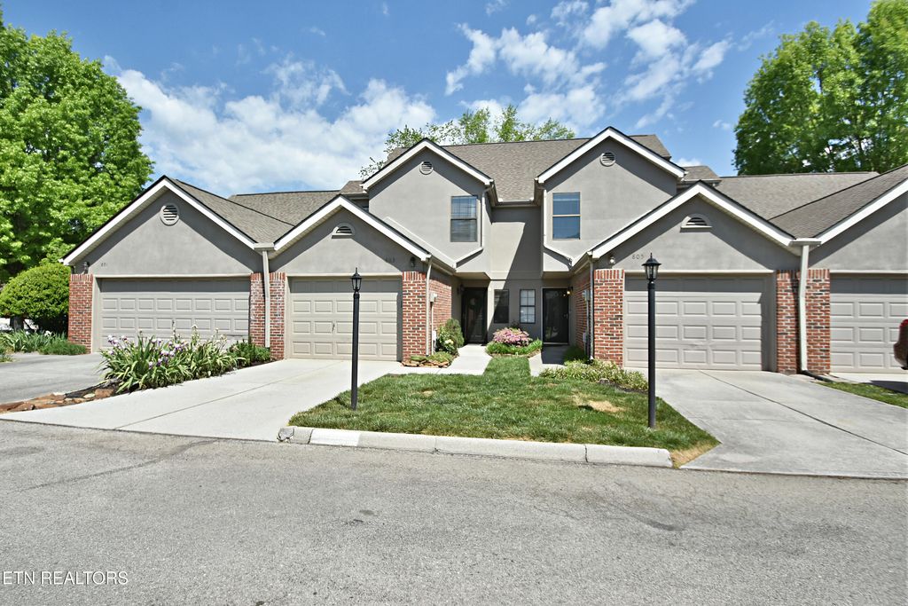 Photo of 803 Farragut Commons Drive, Knoxville, TN 37934 (MLS # 1337951)