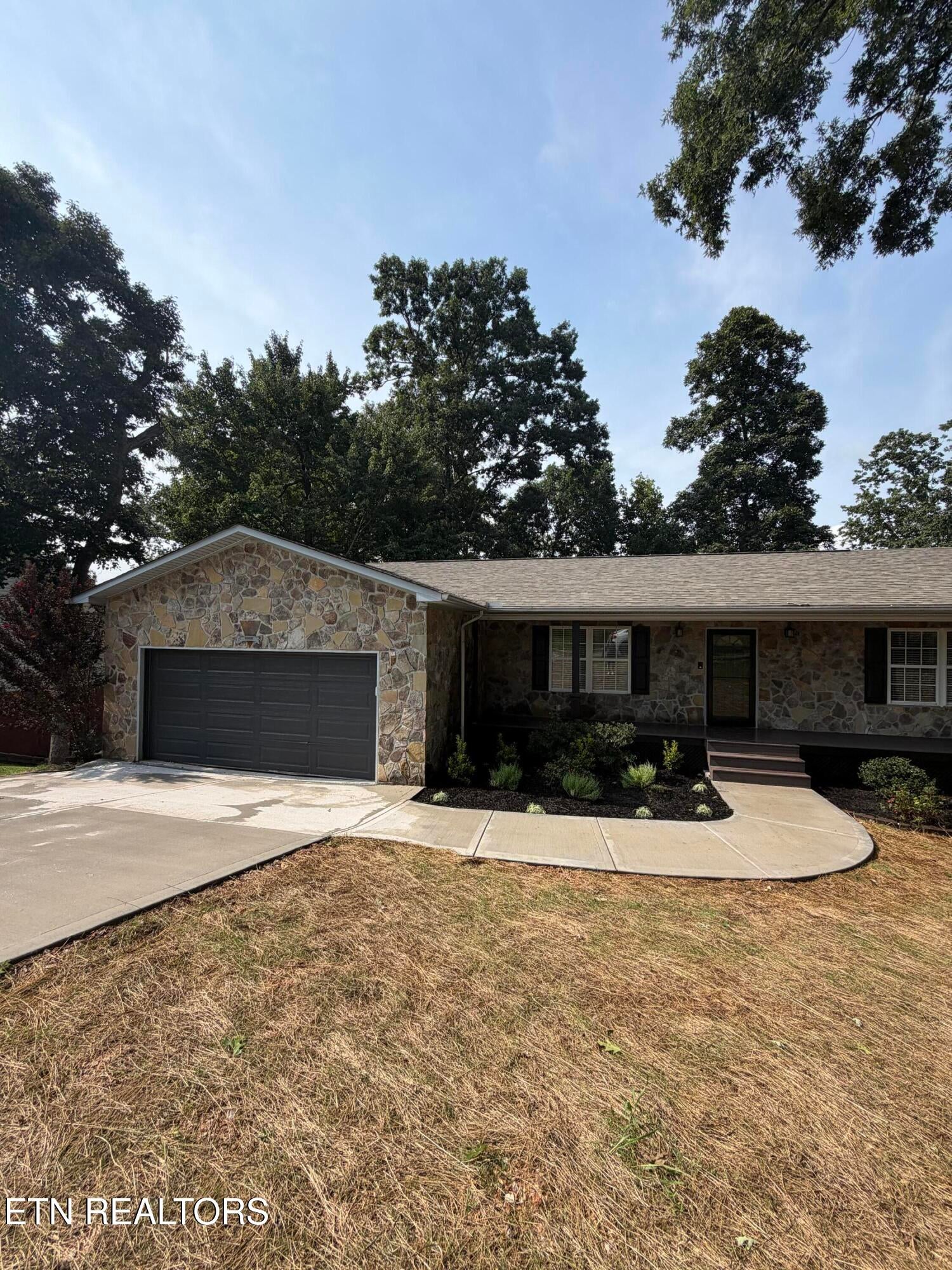 219 Scenic View Drive