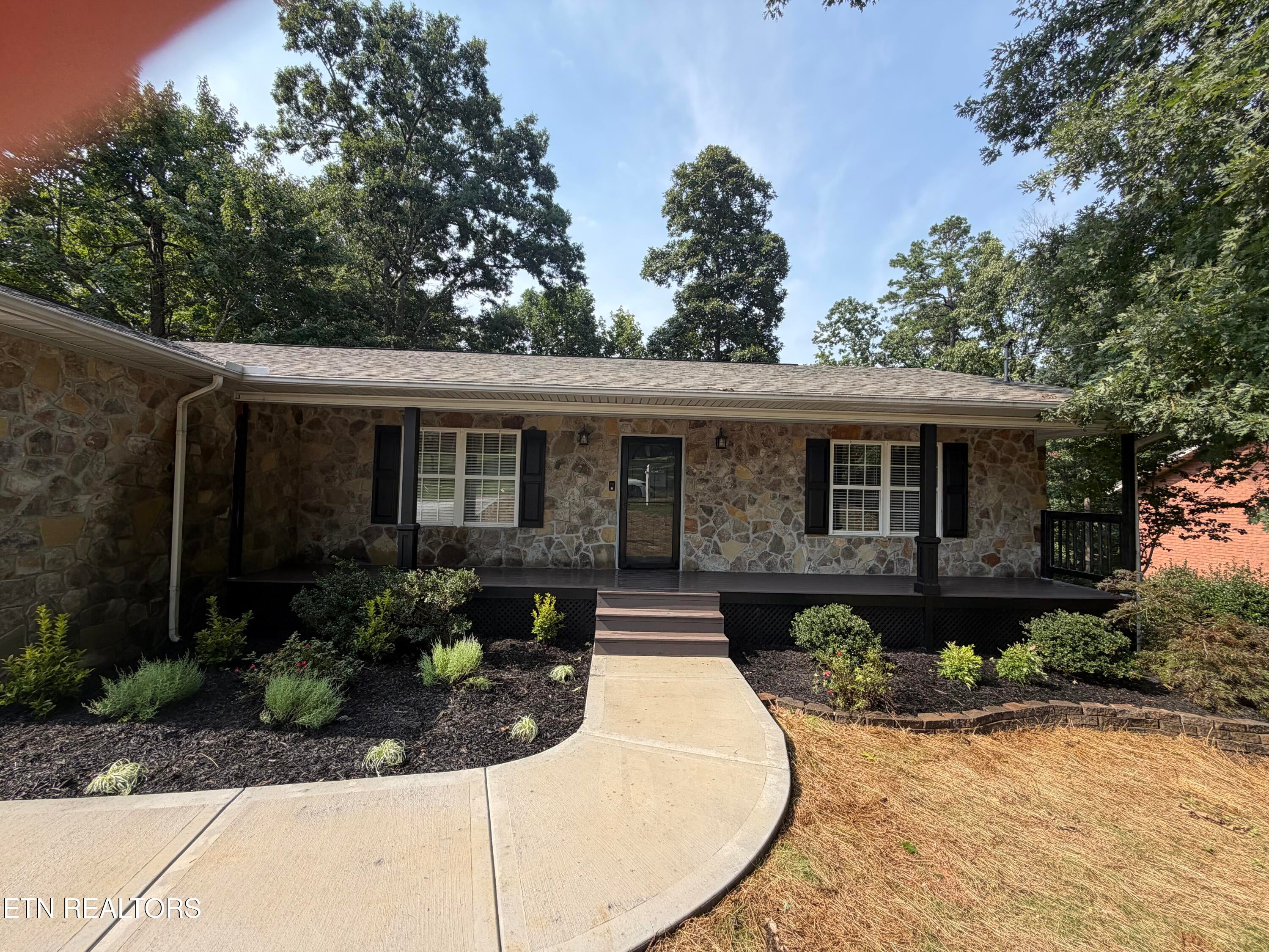 219 Scenic View Drive
