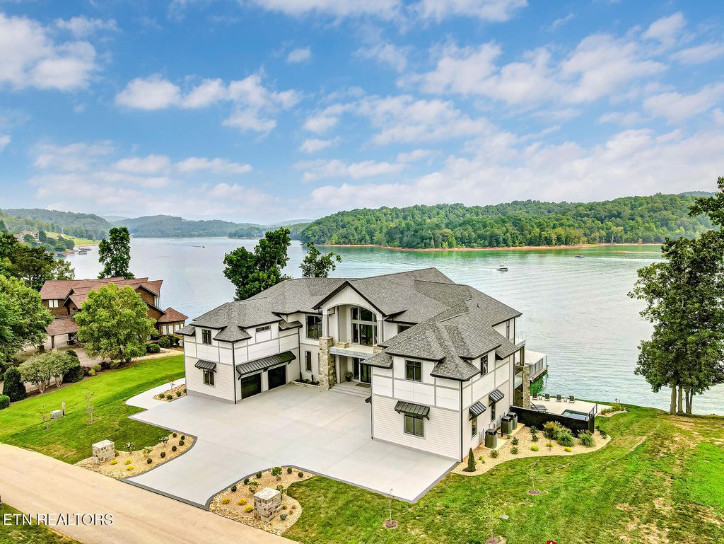 Photo of 201 Crown Jewel Lane, LaFollette, TN 37766 (MLS # 1303770)