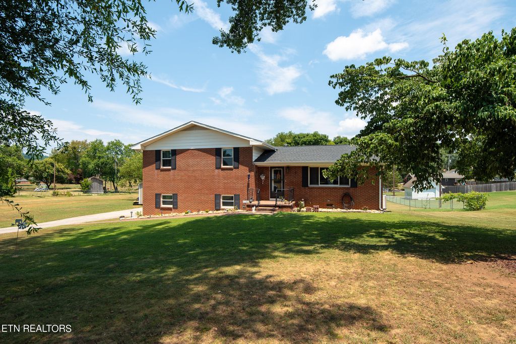 Photo of 4128 Murphy Ave, Rockford, TN 37853 (MLS # 1270086)