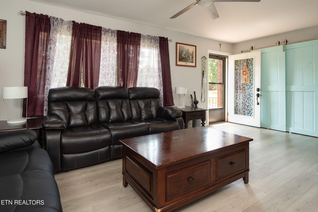 Photo of 4128 Murphy Ave, Rockford, TN 37853 (MLS # 1270086)