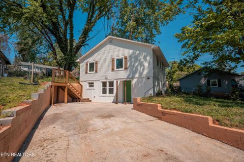 Photo of 106 Wainwright Rd, Oak Ridge, TN 37830 (MLS # 1337047)