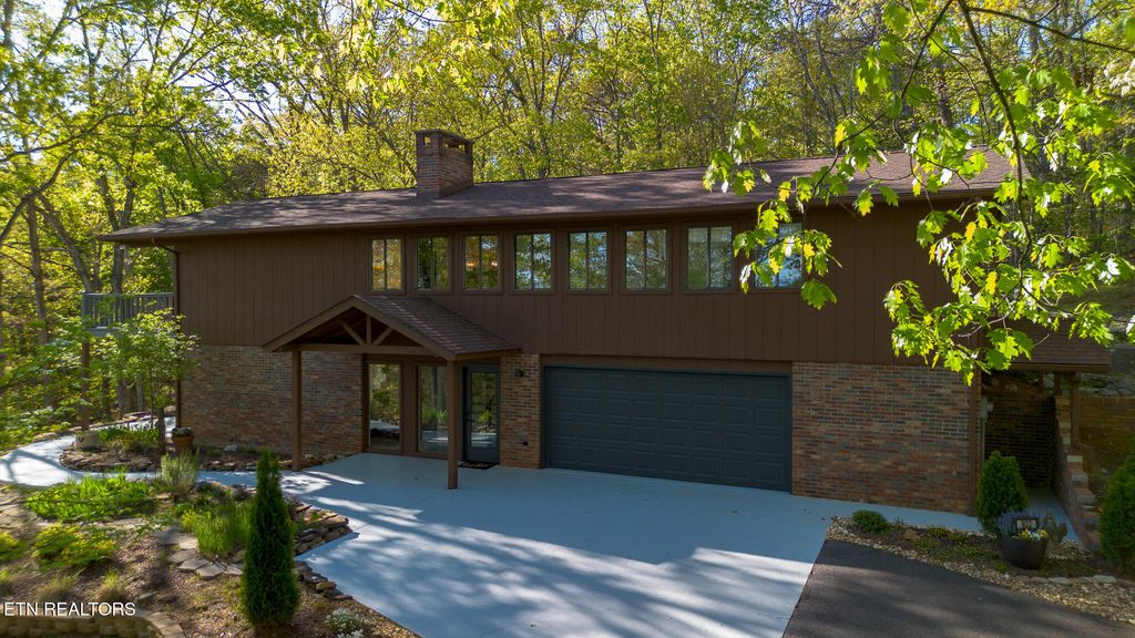 Photo of 922 E Cross Rd Rd, Dandridge, TN 37725 (MLS # 1297853)