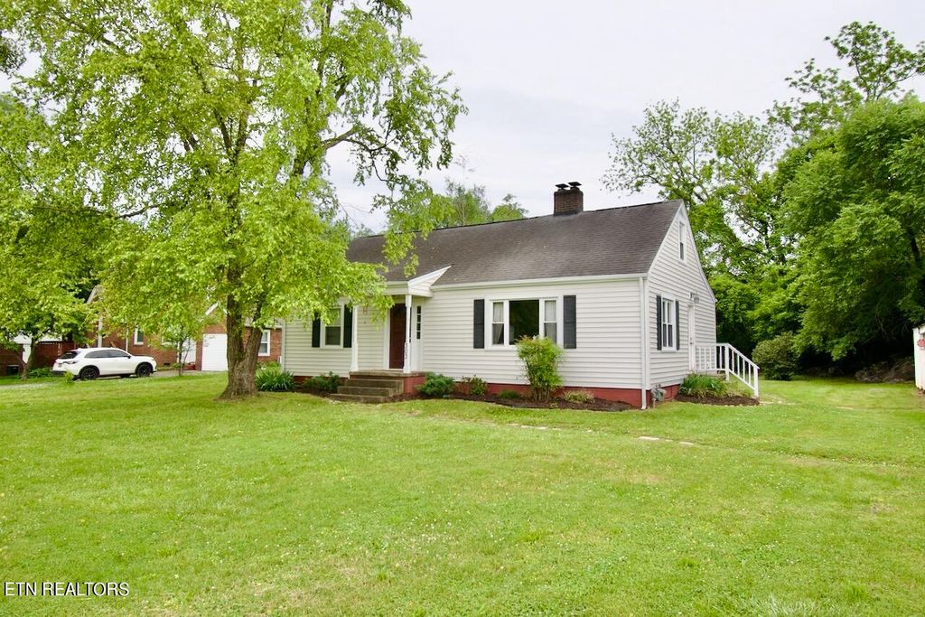 Photo of 303 Rose Ave, Alcoa, TN 37701 (MLS # 1262953)