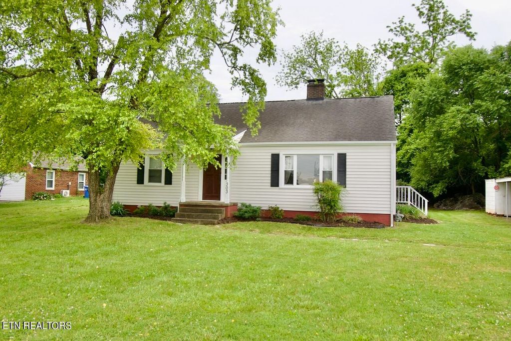 Photo of 303 Rose Ave, Alcoa, TN 37701 (MLS # 1262953)