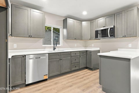 Tiny photo for 504 Akers St, Maryville, TN 37804 (MLS # 1357458)