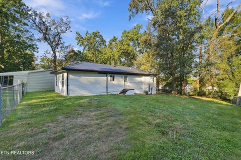Tiny photo for 504 Akers St, Maryville, TN 37804 (MLS # 1357458)