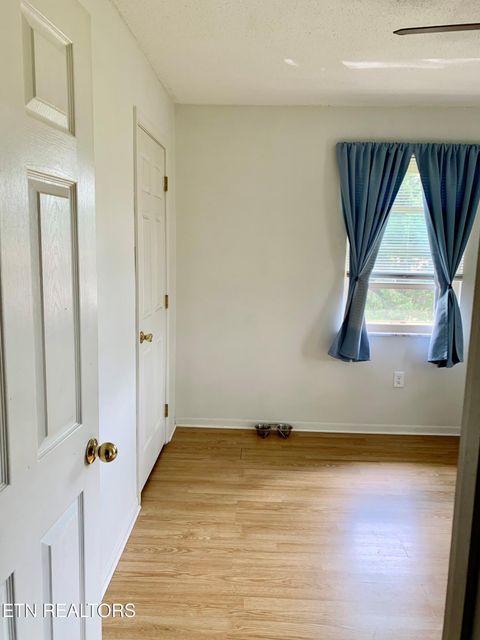 Tiny photo for 309 Allison St, New Tazewell, TN 37825 (MLS # 1346824)