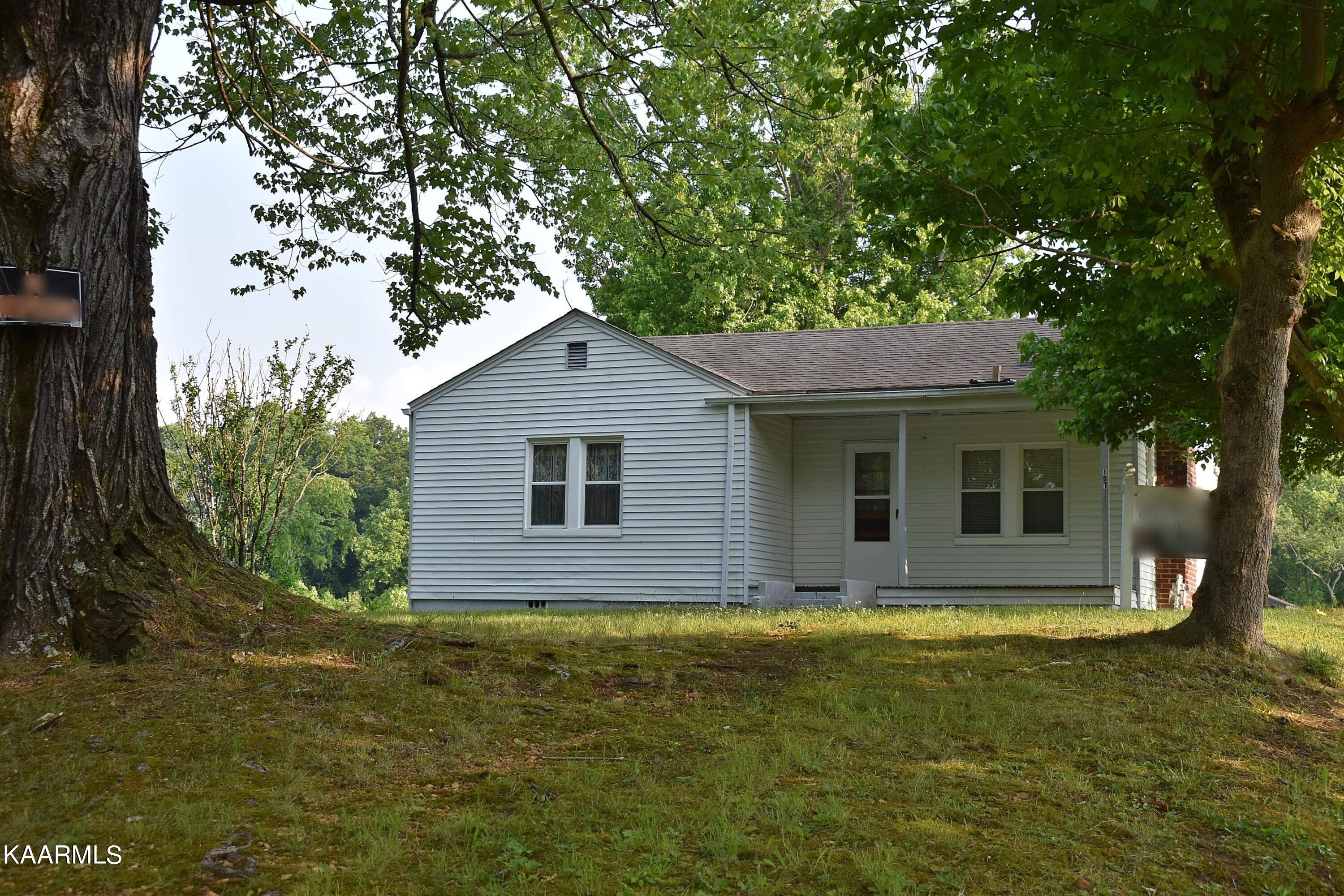 Photo 1 of 50 of 107 Pinewood Lane house