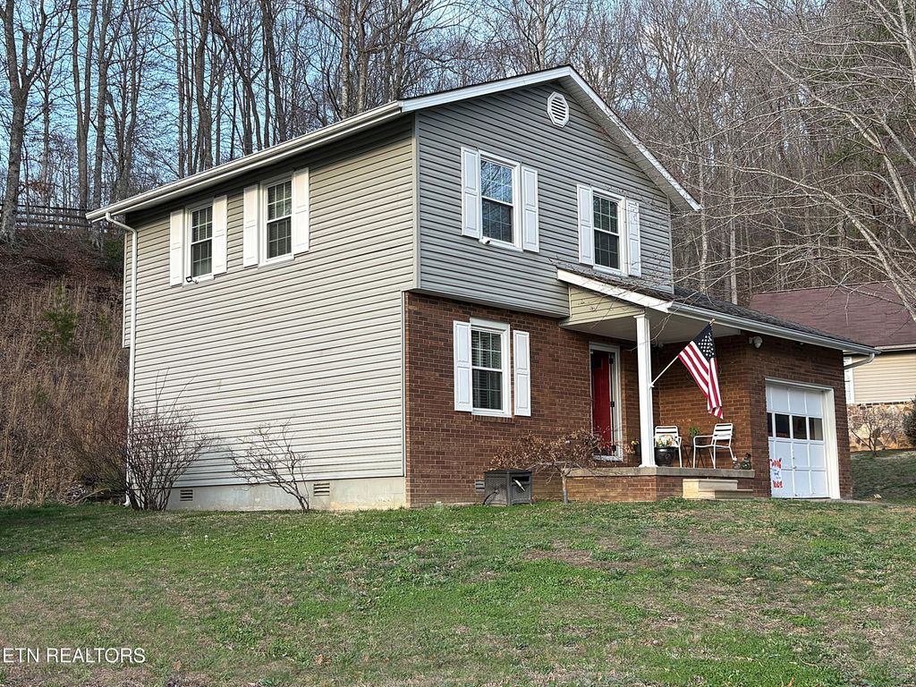 Photo of 23 Castleford Way, Middlesboro, KY 40965 (MLS # 1331558)