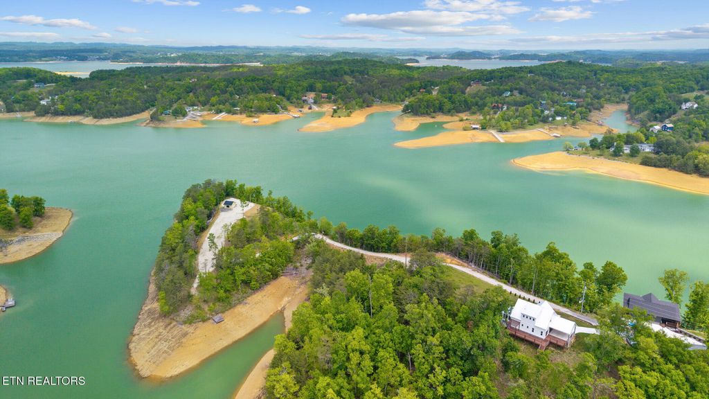 Photo of 1967 Lake Oaks Way, Sevierville, TN 37876 (MLS # 1340808)