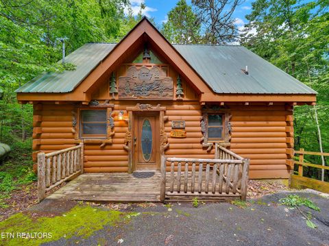 1805 Mossy Tr Sevierville TN 37876