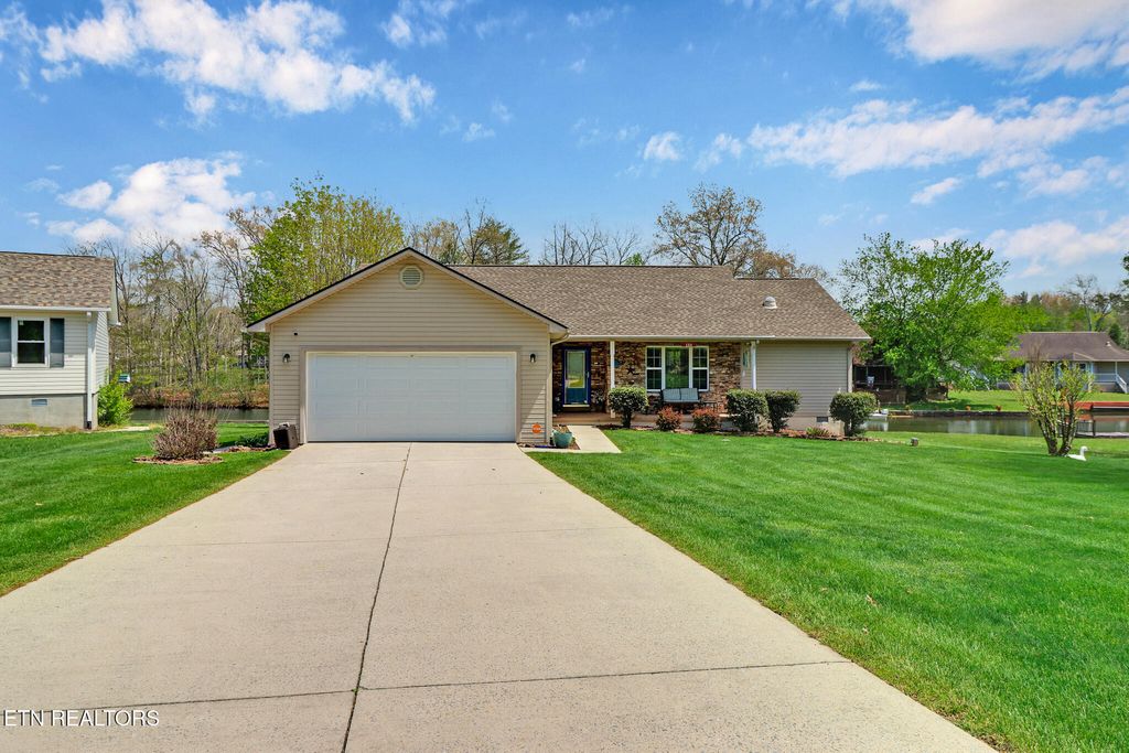 Photo of 122 Peace Pipe Bend Bnd, Crossville, TN 38572 (MLS # 1336843)