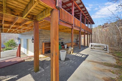 Tiny photo for 920 W Cedar Lane, Gatlinburg, TN 37738 (MLS # 1333682)