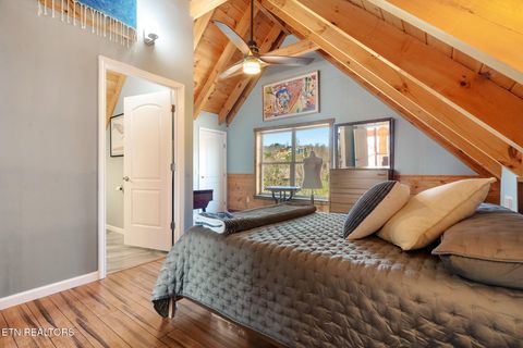 Tiny photo for 920 W Cedar Lane, Gatlinburg, TN 37738 (MLS # 1333682)