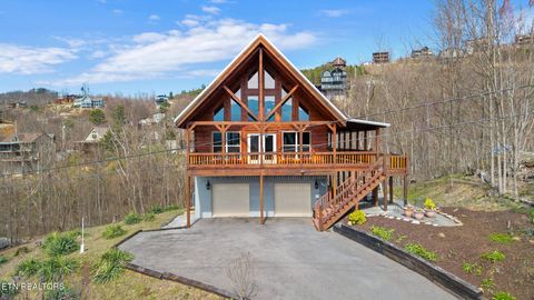 Photo of 920 W Cedar Lane, Gatlinburg, TN 37738 (MLS # 1333682)