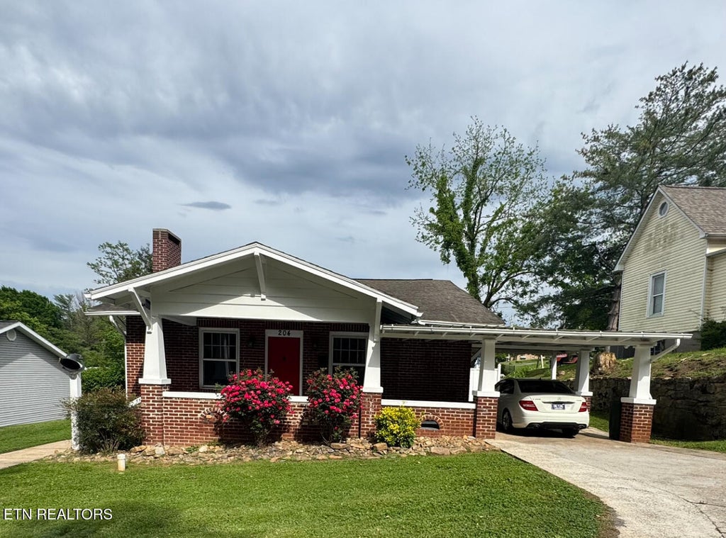 Photo of 204 Mims Ave, Newport, TN 37821 (MLS # 1299523)