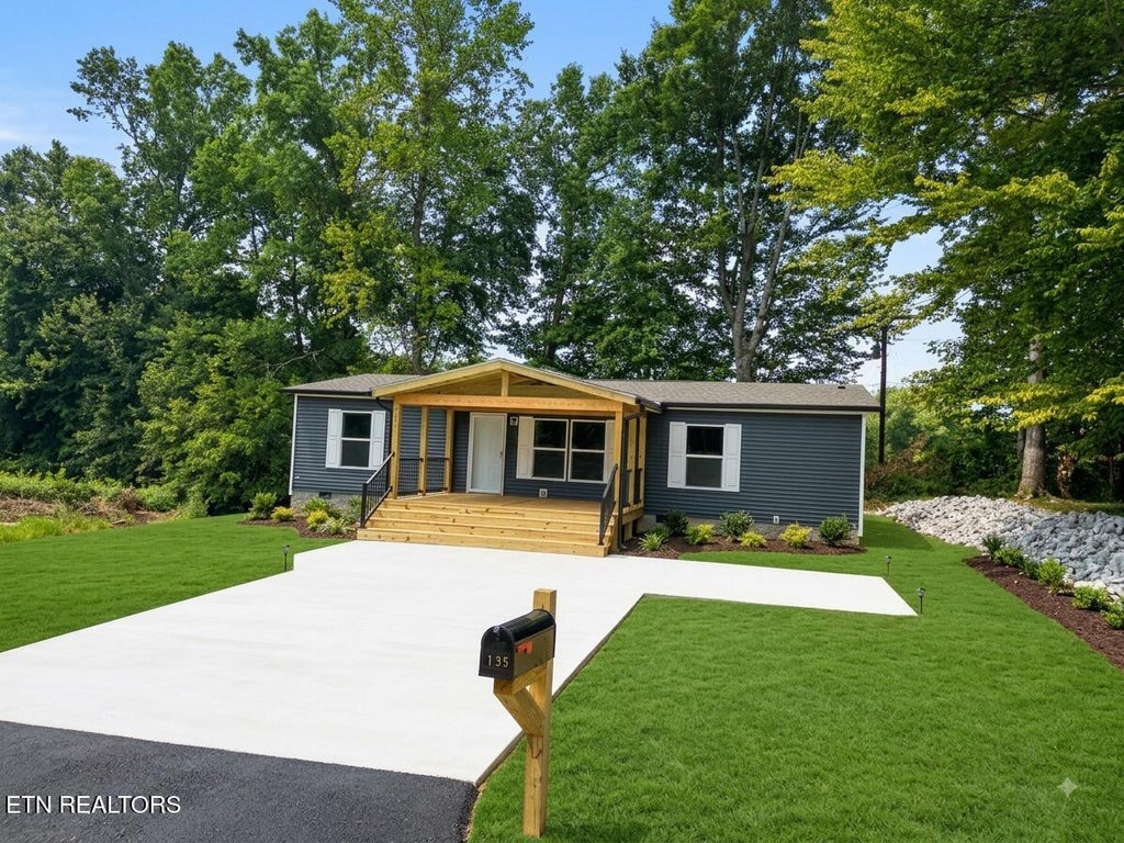 Photo of 135 Edgewood Blvd, Oneida, TN 37841 (MLS # 1351936)