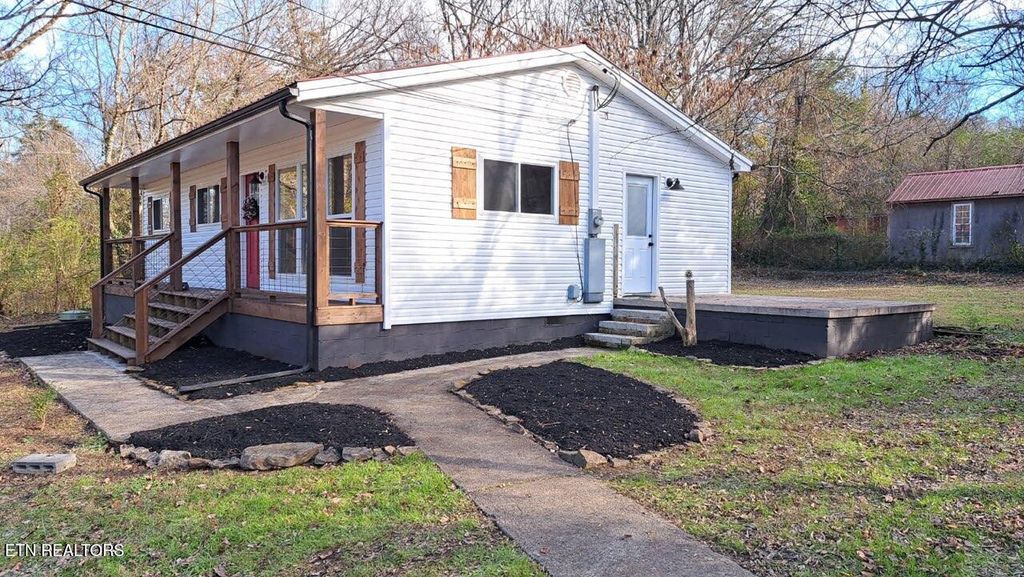 Photo of 1110 E Hendron Chapel Rd, Knoxville, TN 37920 (MLS # 1324155)