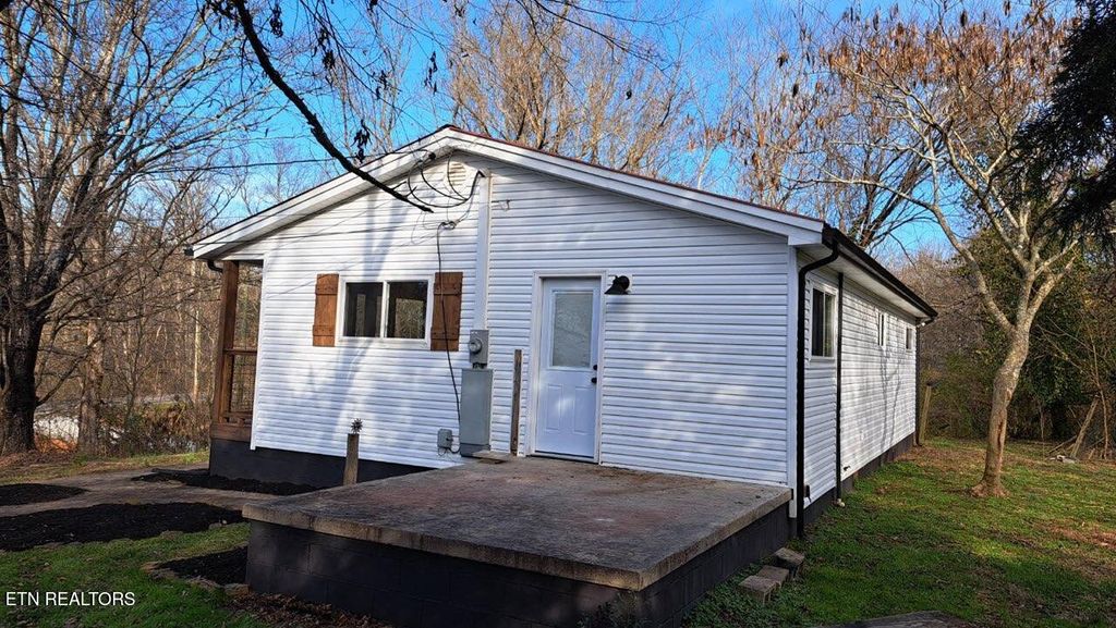 Photo of 1110 E Hendron Chapel Rd, Knoxville, TN 37920 (MLS # 1324155)