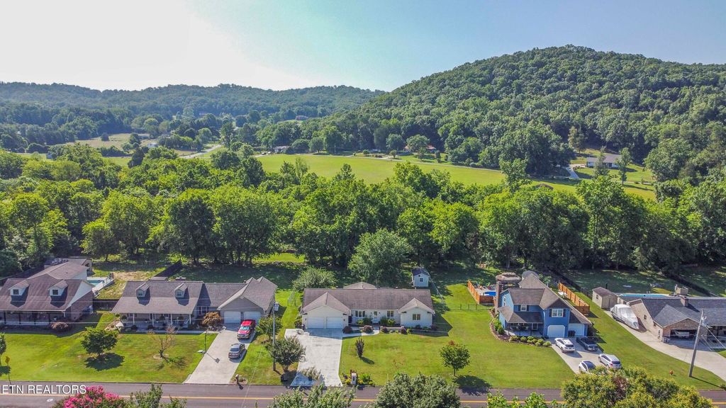 Photo of 717 Calvin St, Kingston, TN 37763 (MLS # 1308343)