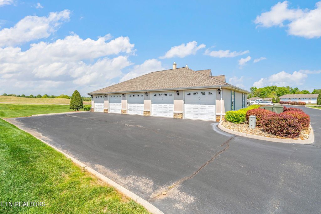 Photo of 535 Rarity Bay Pkwy #106, Vonore, TN 37885 (MLS # 1299226)