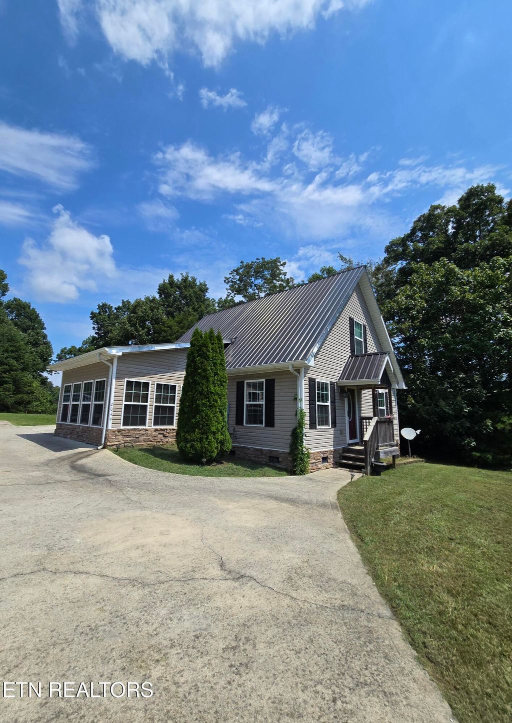 Photo of 2049 Highway 322 E, Sweetwater, TN 37874 (MLS # 1312181)