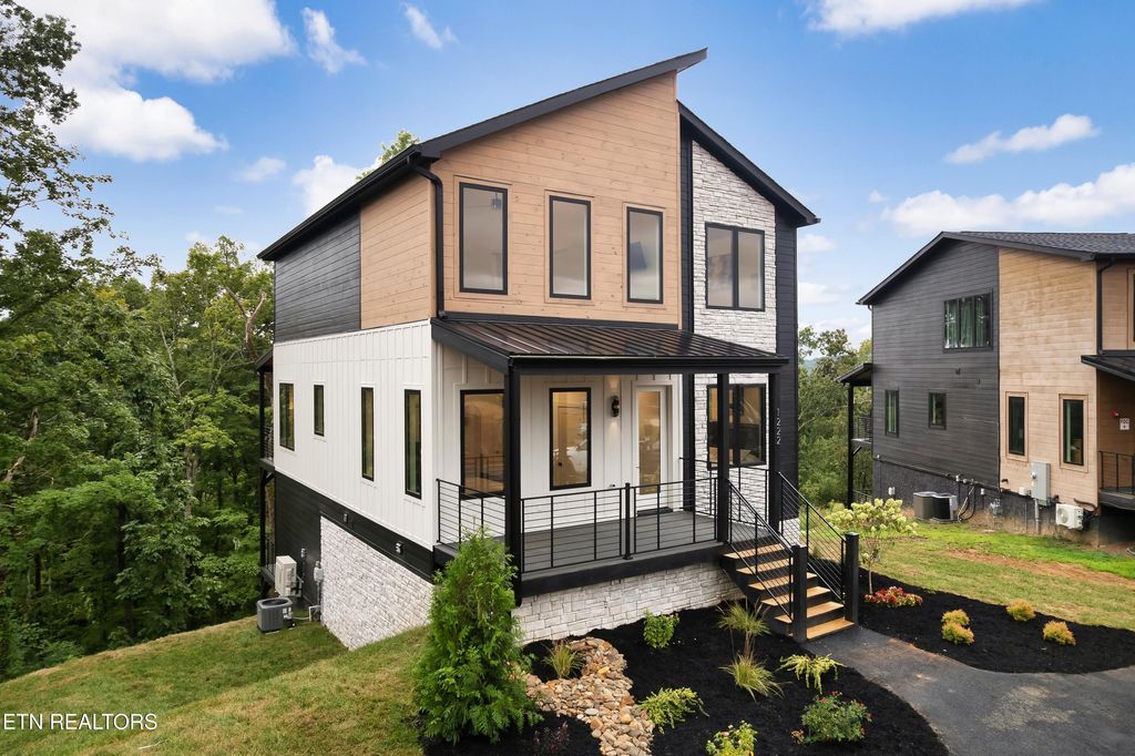 Photo of 1222 Reedmont Way, Sevierville, TN 37876 (MLS # 1333077)