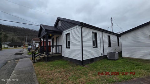 Tiny photo for 119 E 6th St, Rocky Top, TN 37769 (MLS # 1352507)
