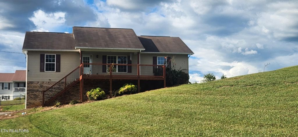 Photo of 720 N Country Lane, Kodak, TN 37764 (MLS # 1317074)